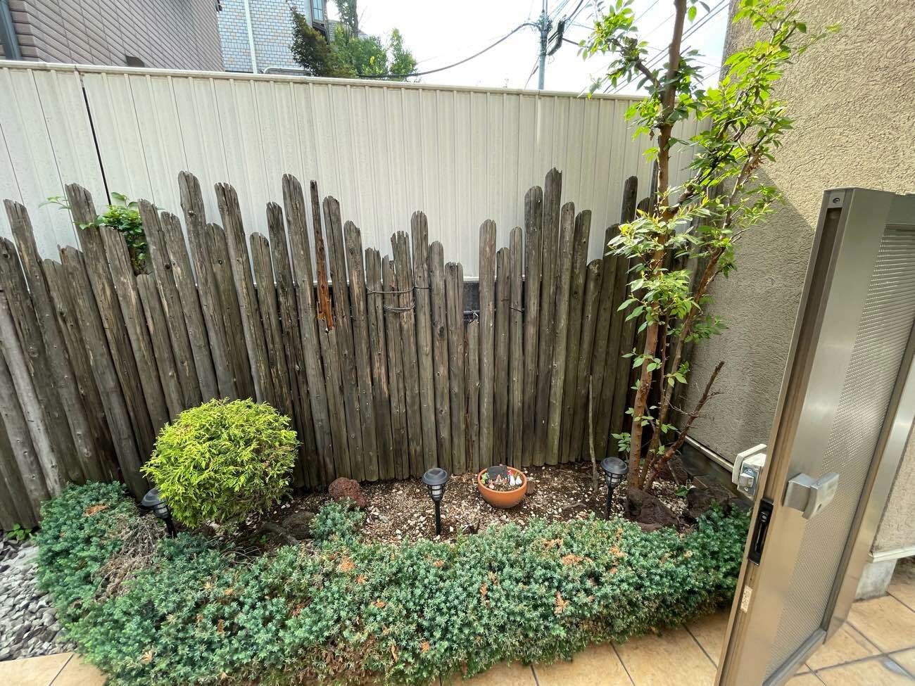 フェンスが古くなったので新しくしたい！【東京都杉並区　Y様邸】新規フェンス設置工事
