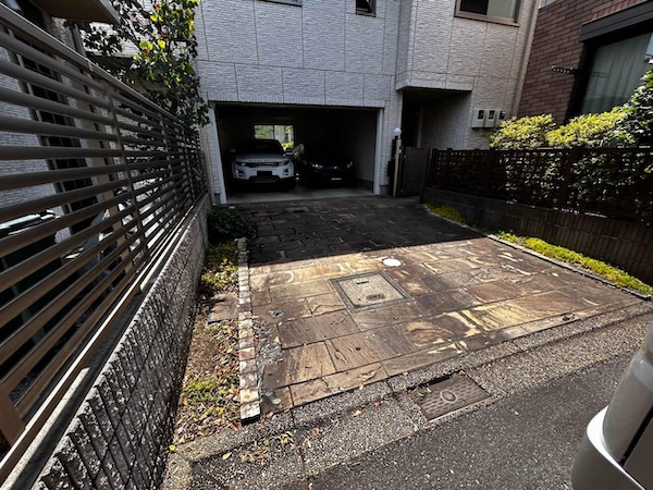 世田谷区K様邸現地調査ガレージ前アプローチ門扉1