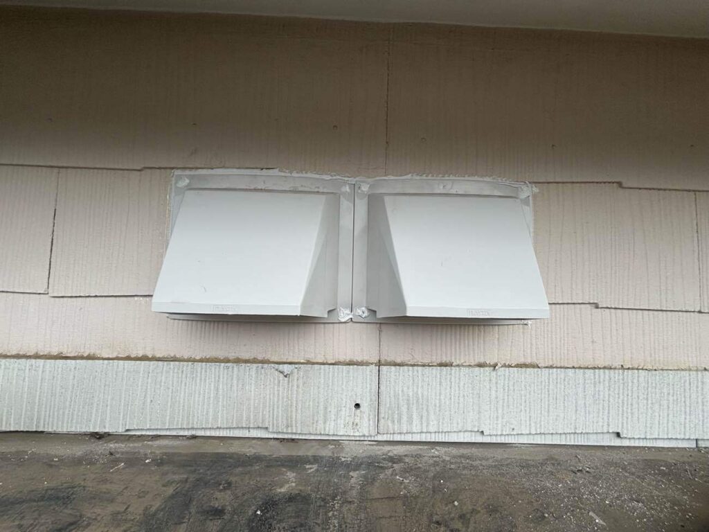 中野区K様邸ベランダ換気口補修1