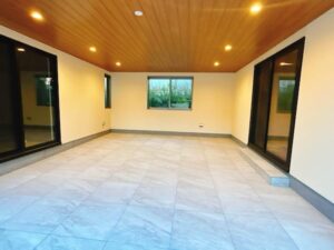 施工後のガレージ内