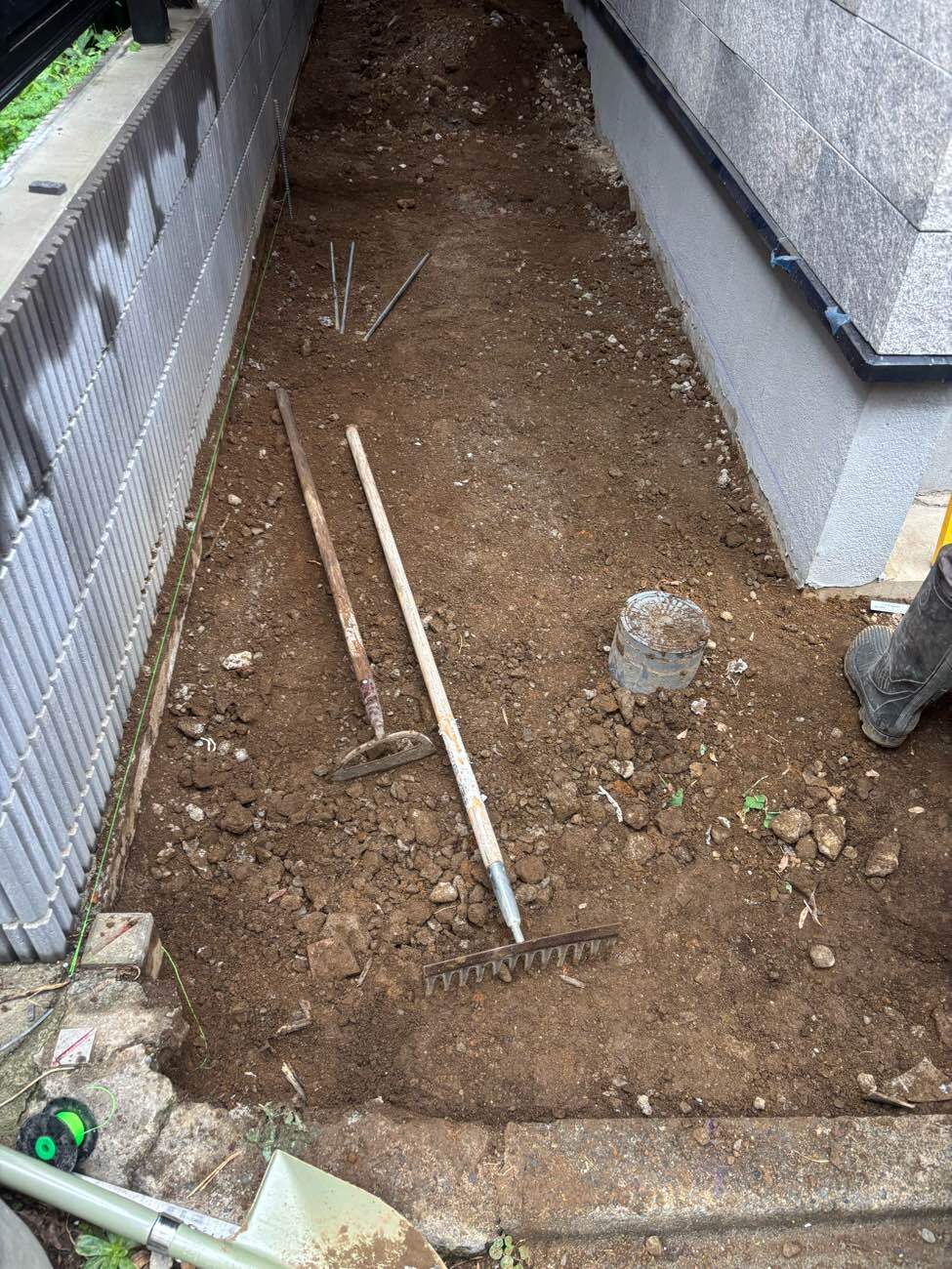 中野区U様邸外構施工前玄関通路