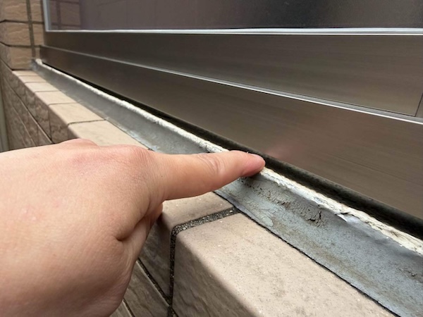 世田谷区R様マンションバルコニーフェンス設置後隙間