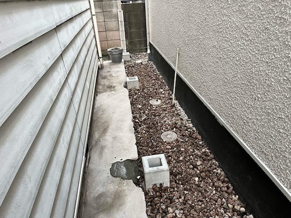 中野区T様邸フェンス設置工事中