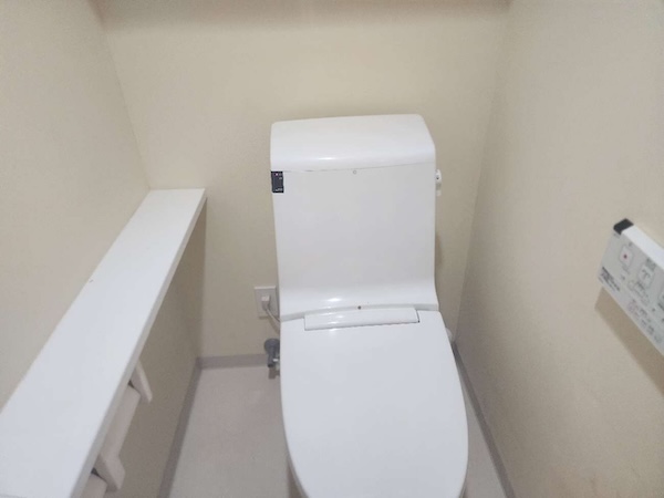 中野区H様邸マンション内装施工前トイレ