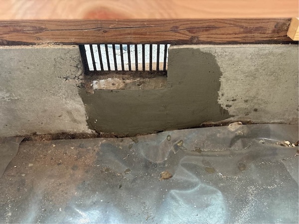 世田谷区T様所有アパート施工中床下補修