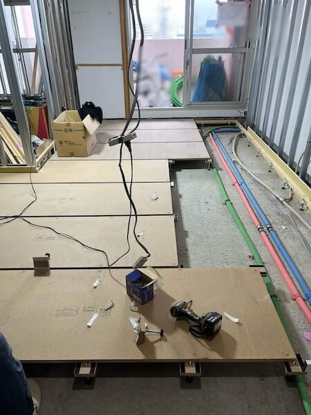 中野区I様マンション施工中⑤ 床組み途中