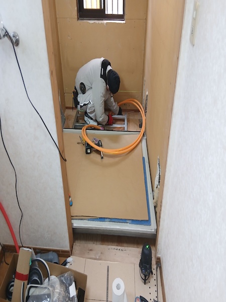 世田谷区S様邸浴室施工中3