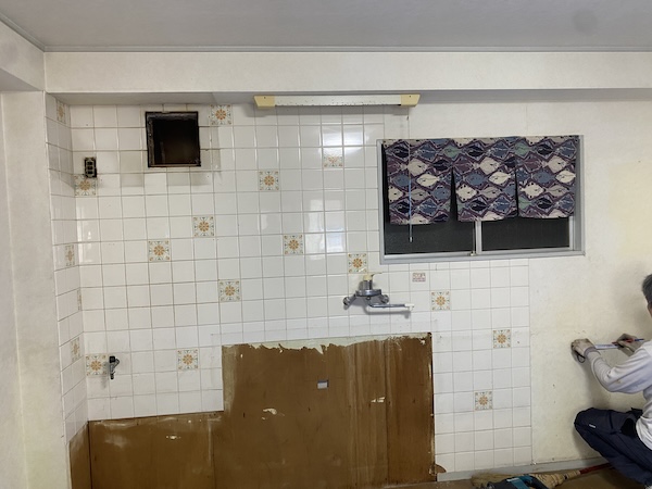 杉並区H様邸キッチン施工中 1