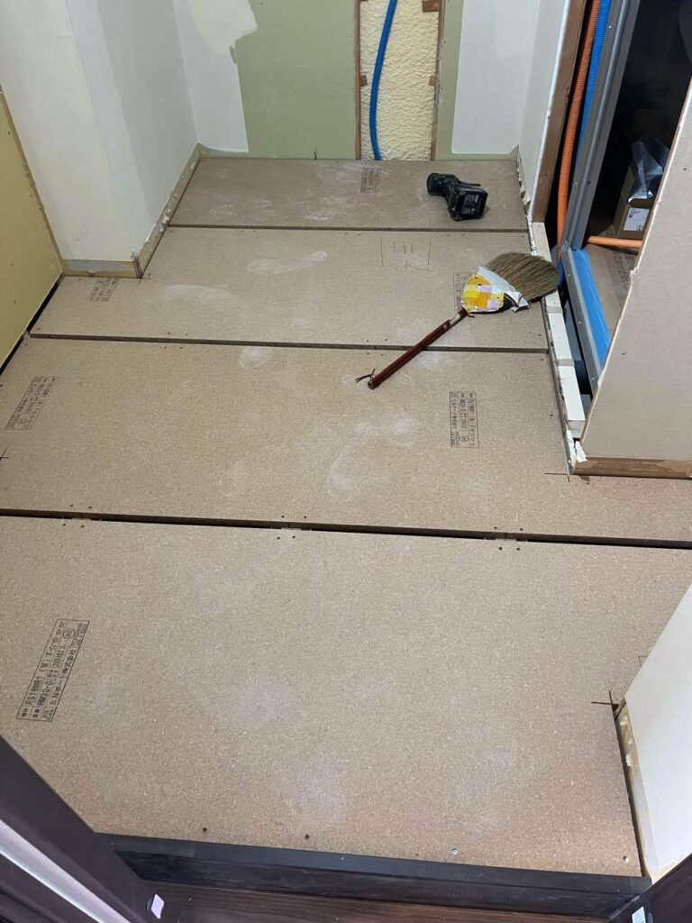 杉並区H様マンション脱衣所床下地
