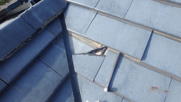 東京都中野区　屋根工事　壊れた屋根一部の修理　新品の瓦に交換 (2)
