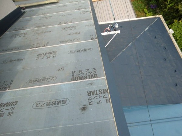 東京都世田谷区　屋根葺き替え　瓦屋根からガルバリウム鋼板へ (4)