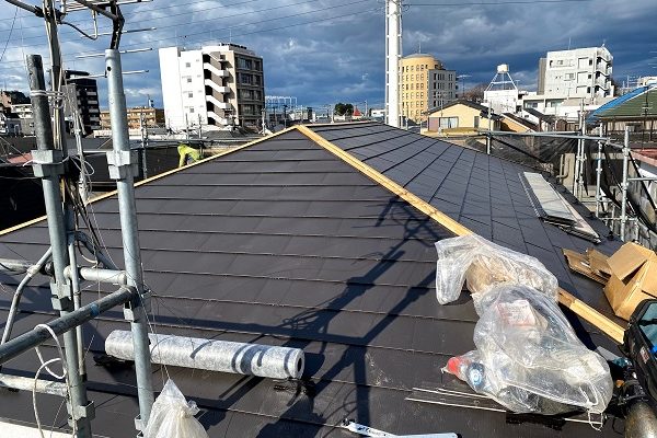 東京都杉並区　屋根リフォーム　ガルバリウム鋼板重ね葺き (2)