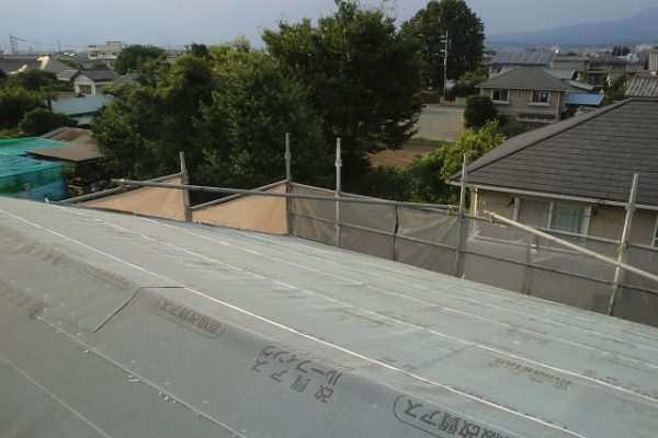 東京都杉並区　野地板と雨押え・ルーフィングの張り付けの工事 (5)