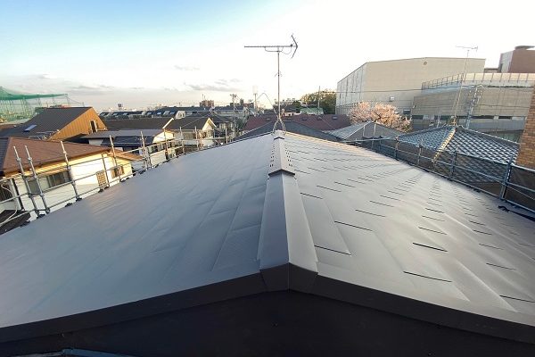 東京都杉並区　屋根カバー工法(屋根葺き替え工事)　ガルバリウム鋼板