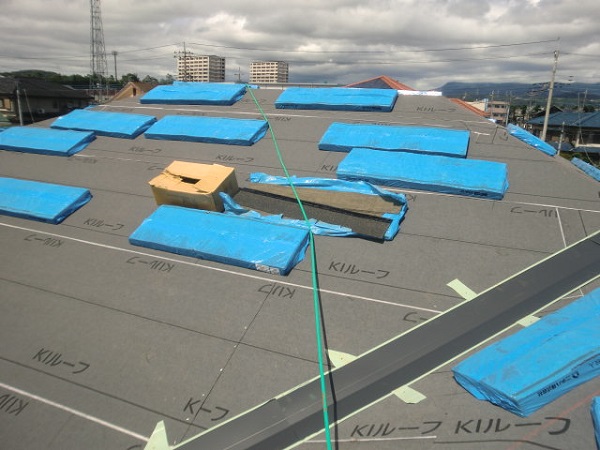 東京都杉並区　屋根カバー工法(重ね葺き工事)　アルマシングル屋根 (1)