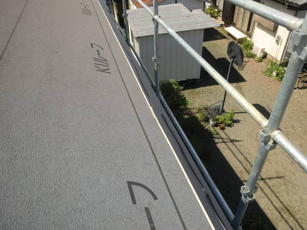 東京都杉並区　屋根カバー工法(重ね葺き工事)　アルマシングル屋根 (2)