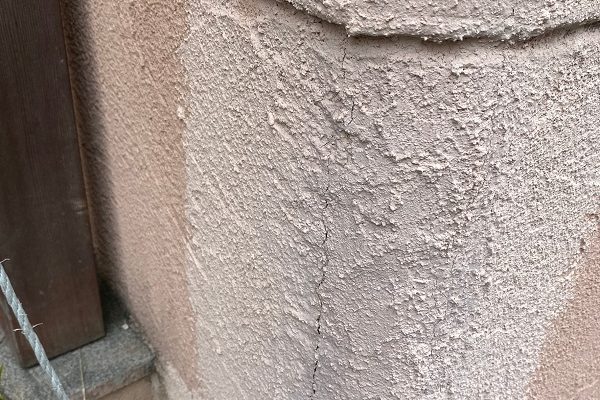 東京都世田谷区　外壁塗装・屋根葺き替え工事・付帯部塗装　下地処理　高圧洗浄～ひび割れ補修