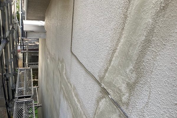 東京都杉並区　下屋葺き替え工事　外壁塗装　雨樋交換　ひび割れ(クラック)補修