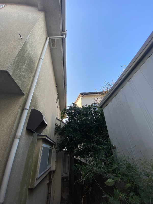 東京都杉並区　N様邸　屋根塗装・外壁塗装　施工前の状態②　外壁、付帯部の劣化症状 (1)