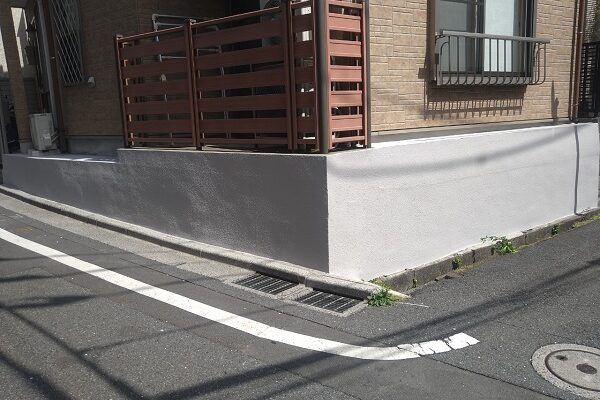 東京都新宿区　M様邸　基礎補修　シーリング工事　基礎塗装 (2)
