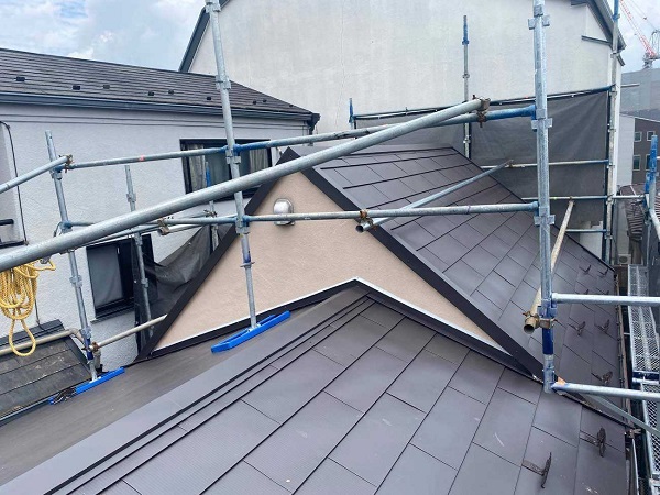 東京都北区　N様邸　雨漏り補修・屋根重ね葺き工事・外壁塗装・付帯部塗装