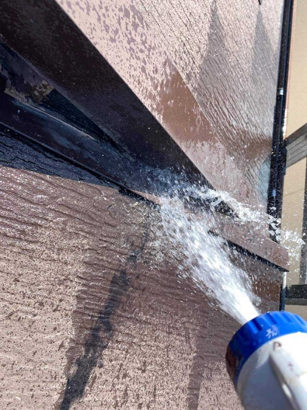 東京都北区　N様邸　雨漏り補修・屋根重ね葺き工事・外壁塗装　散水試　験施工前の状態 (18)