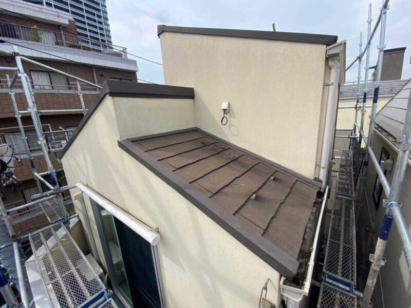 東京都港区　Y様邸　屋根・外壁塗装工事　塗装工事の時は雨樋の清掃もご一緒に！