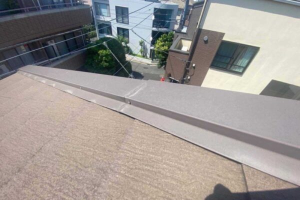 東京都港区　Y様邸　屋根・外壁塗装工事　定期的に棟板金工事をしましょう！