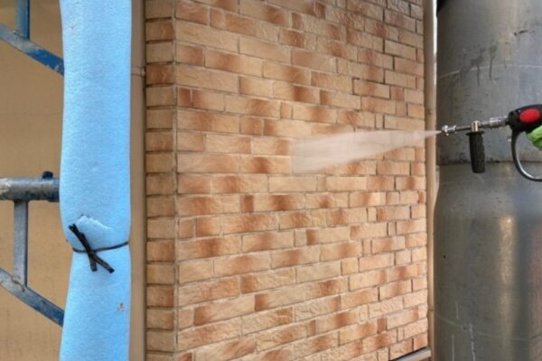 東京都港区　Y様邸　屋根・外壁塗装工事　高圧洗浄は建物全体に行いましょう！