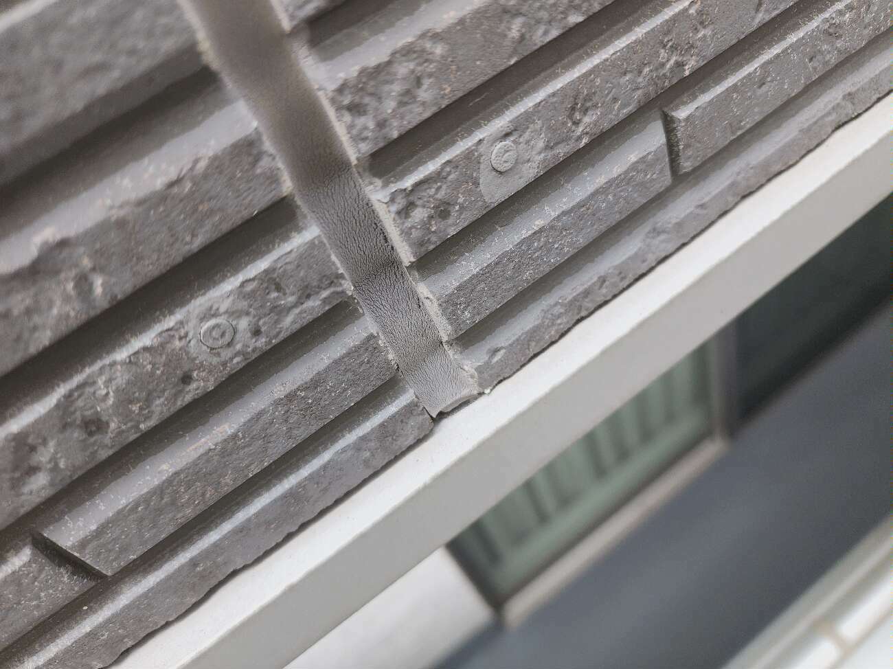 東京都中野区　D様邸　外壁・屋根塗装工事　コーキングの劣化症状