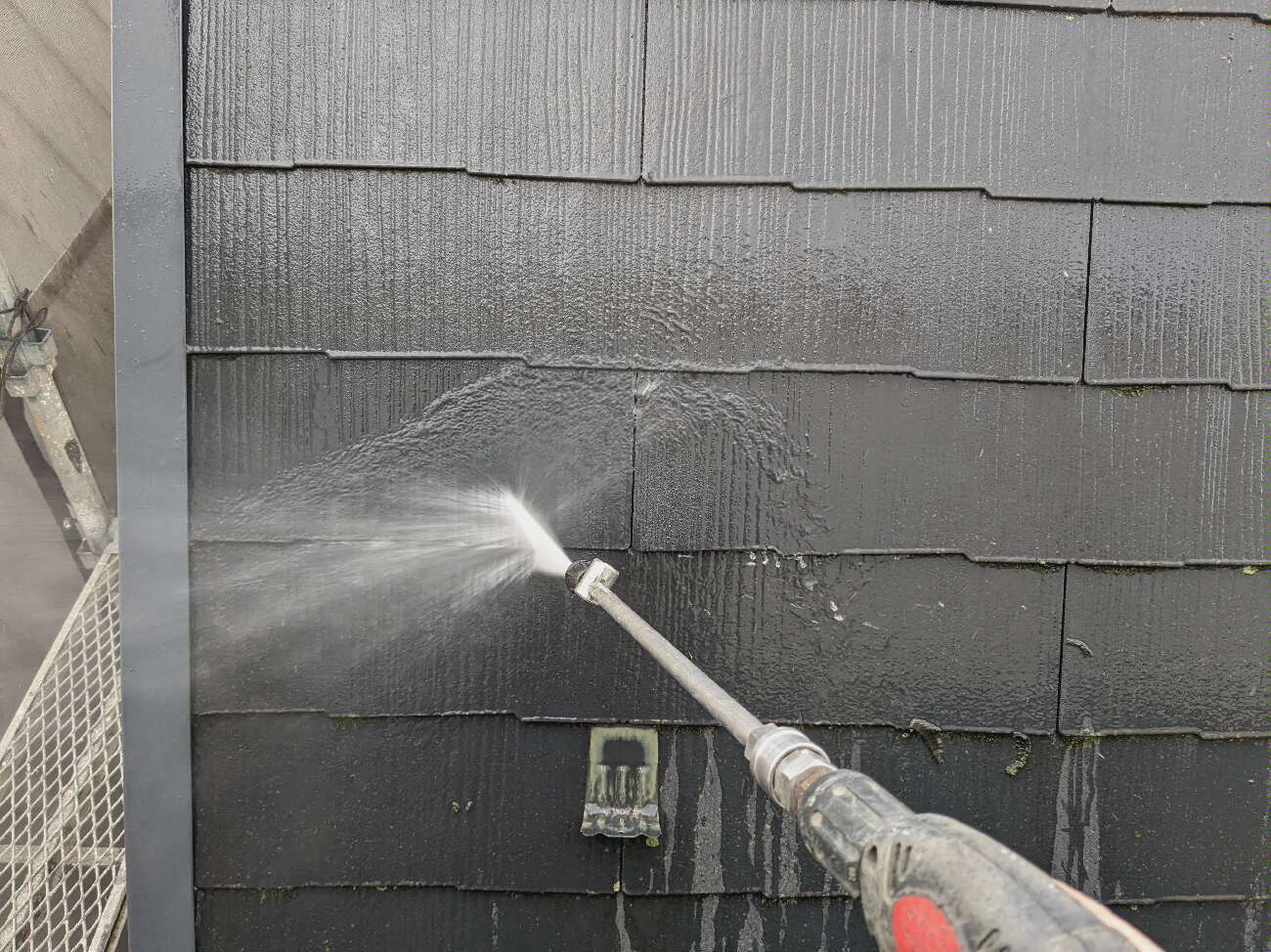 東京都中野区　D様邸　外壁・屋根塗装工事　下地処理　高圧洗浄を行いました！