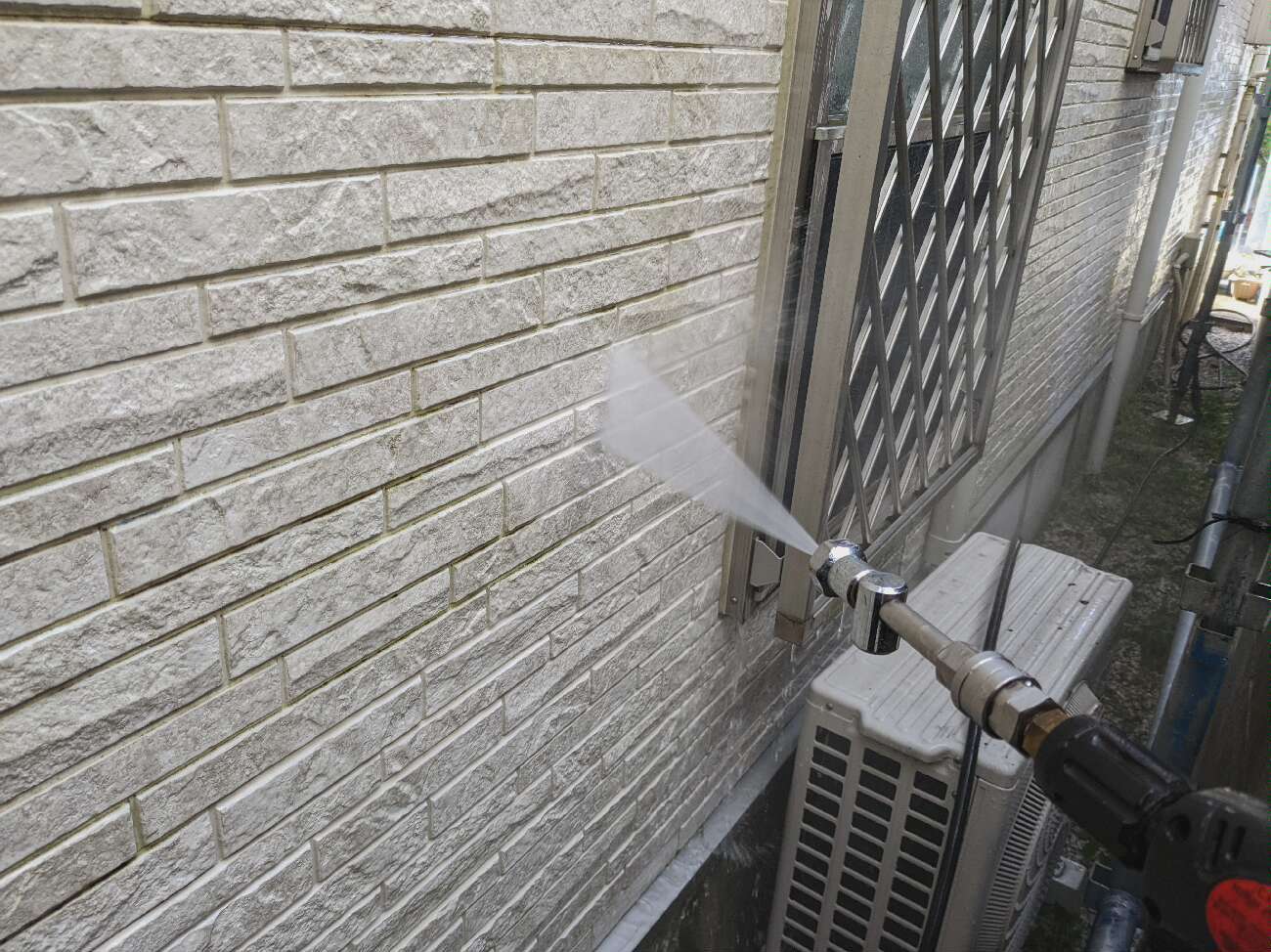東京都中野区　D様邸　外壁・屋根塗装工事　下地処理　高圧洗浄を行いました！