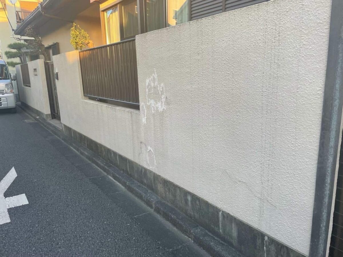 塀の塗装が剥がれていて修理してほしい【東京都狛江市　S様邸】塀の補修と塗装工事