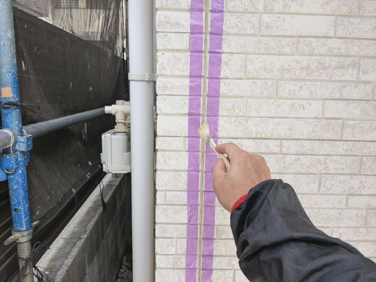 東京都中野区　D様邸　外壁・屋根塗装工事　サイディング目地のコーキング打ち替え