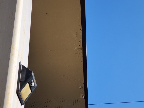 東京都杉並区・S様邸　外壁塗装　雨樋の割れ、塗膜の剥がれ、ひび割れ3 (2)