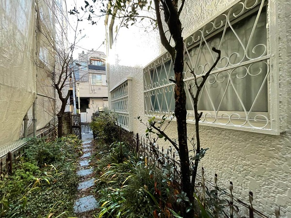 【施工中】東京都渋谷区・H様邸｜屋根カバー工法・外壁塗装 (4)