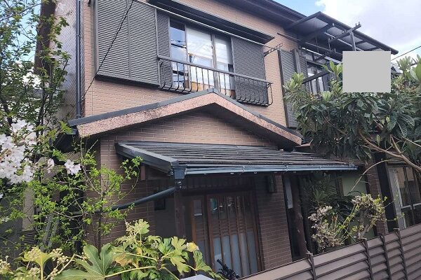 「スレート瓦の破片が落ちてきた」東京都杉並区・O様邸　外壁塗装・屋根カバー工法現地調査 (4)