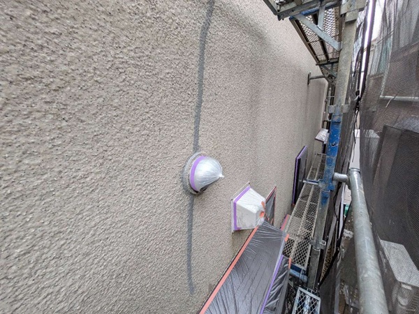 東京都中野区　雨漏り補修　ケレン作業、ひび割れ補修 (1)