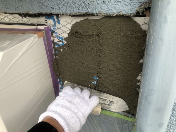 【施工中】東京都杉並区・W様邸｜屋根カバー工法・外壁塗装・シャッター等交換工事_シャッター設置 (4)