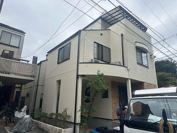 【施工中】東京都世田谷区・C様邸|屋根・外壁塗装で欠け補修、住まい全体を美しく保護_完工 (1)