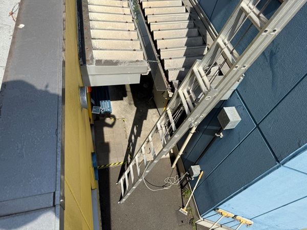 東京都杉並区・店舗｜雨漏り補修工事の現場調査！屋上防水が劣化していました (5)