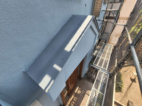 【施工中】東京都杉並区・W様邸｜屋根カバー工法・外壁塗装・シャッター等交換工事_足場