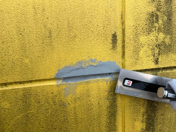 【施工中】東京都杉並区・店舗|雨漏り補修工事(屋上シート防水工事・外壁ひび割れ部分補修) (2)