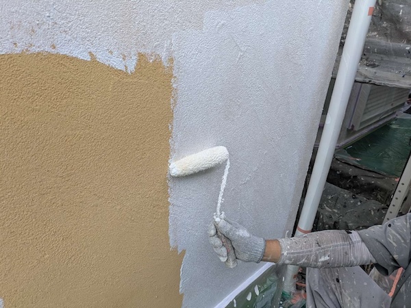 世田谷区R様邸外壁下塗り