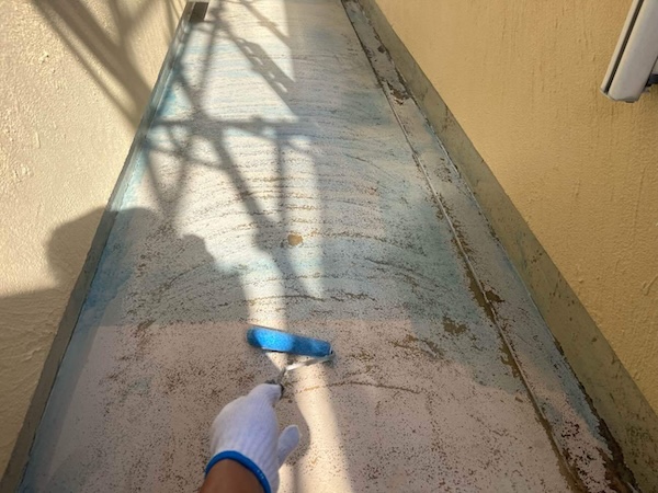 世田谷区R様邸ベランダプライマー塗布