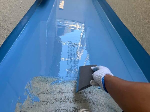 世田谷区R様邸ベランダ下塗り