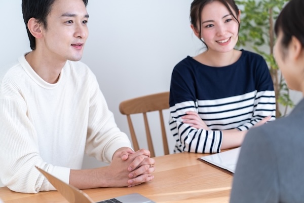 屋根リフォーム打ち合わせの様子