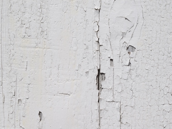 塗装が劣化して剥がれてきた外壁