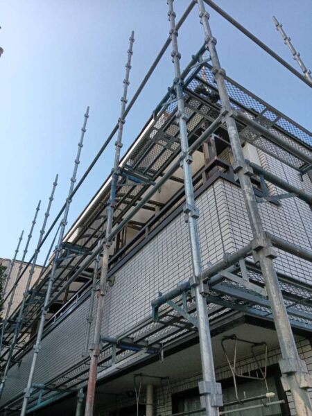 世田谷K様所有アパート足場仮設