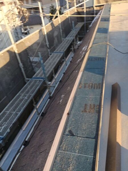 世田谷区K様所有物件屋根材板金施工1